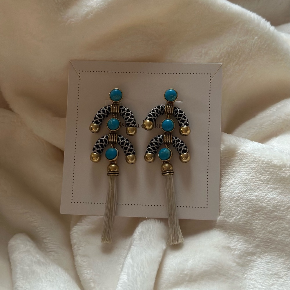 Upside down U earring